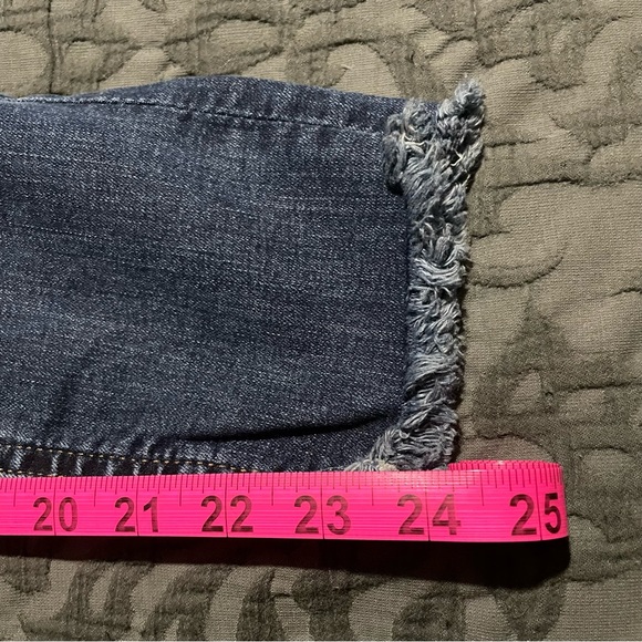 Like New Womans Express Jeans - Picture 5 of 6
